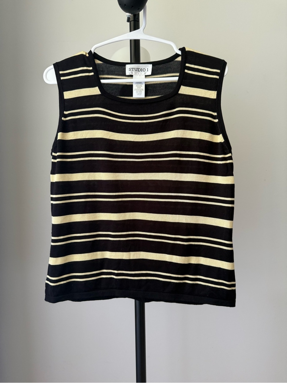 Studio I Sleeveless Knit Top Women’s Size 12 Black Ivory Striped Silk Blend